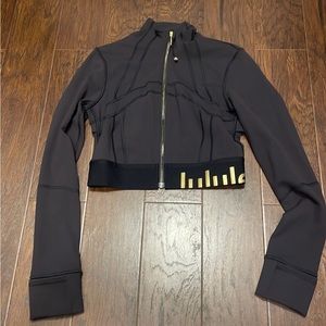 Lululemon cropped define size 6